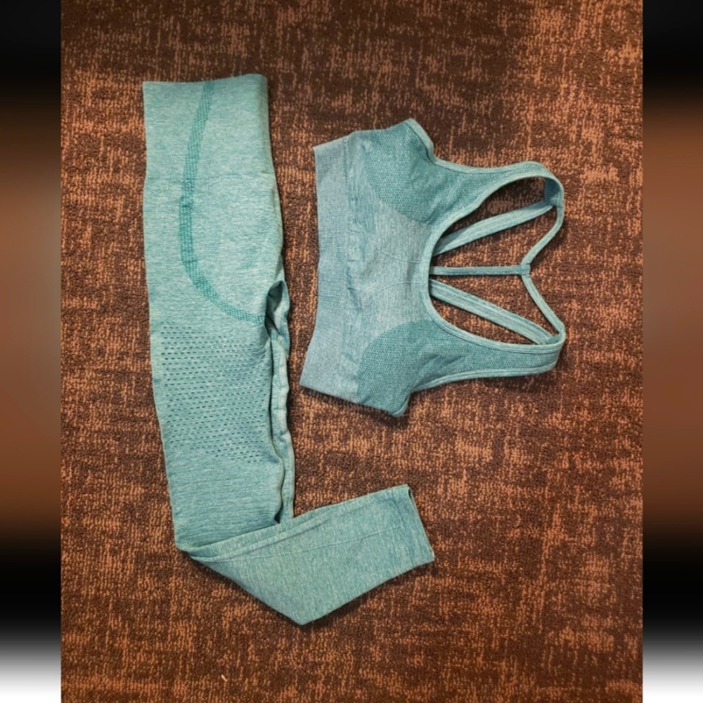 ❗️NWOT❗️BootyFit Aqua Legging & Sport Bra Set